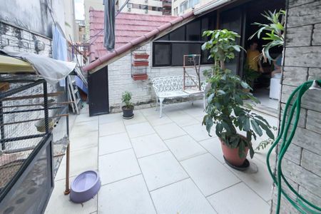 Casa de condomínio à venda com 210m², 4 quartos e 1 vagaQuintal 