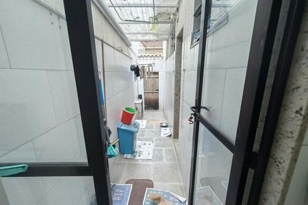 Casa de condomínio à venda com 210m², 4 quartos e 1 vagaÁrea de Serviço 