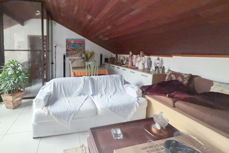 Casa de condomínio à venda com 210m², 4 quartos e 1 vagaSala 2