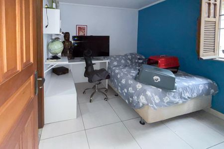 Casa de condomínio à venda com 210m², 4 quartos e 1 vagaQuarto 3
