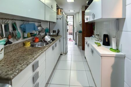 Casa de condomínio à venda com 210m², 4 quartos e 1 vagaCozinha 