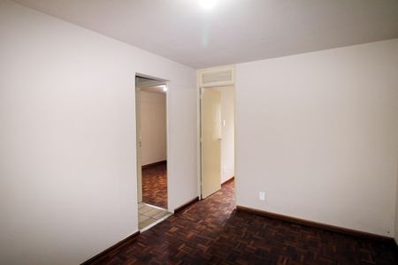 Sala de apartamento para alugar com 2 quartos, 43m² em Irajá, Rio de Janeiro