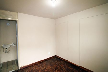 Quarto 2 de apartamento para alugar com 2 quartos, 43m² em Irajá, Rio de Janeiro