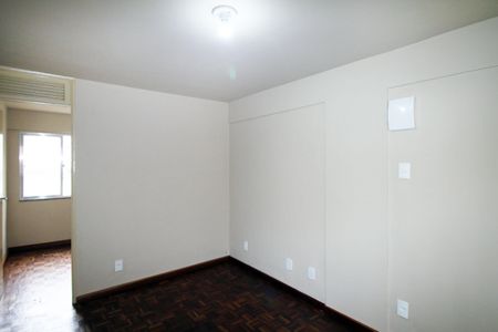 Sala de apartamento para alugar com 2 quartos, 43m² em Irajá, Rio de Janeiro