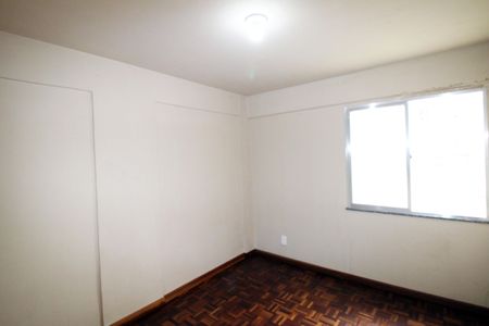 Quarto 2 de apartamento para alugar com 2 quartos, 43m² em Irajá, Rio de Janeiro