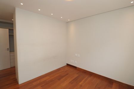 Apartamento à venda com 136m², 3 quartos e 2 vagasSuíte