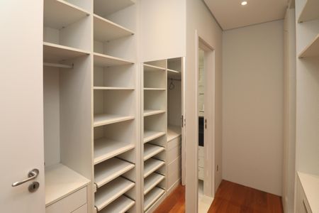 Apartamento à venda com 136m², 3 quartos e 2 vagasCloset da suíte