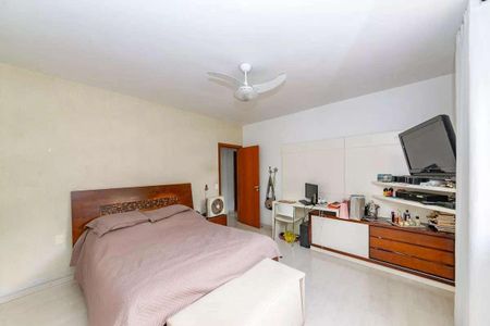 Casa à venda com 267m², 4 quartos e 3 vagas