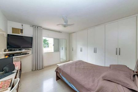 Casa à venda com 267m², 4 quartos e 3 vagas