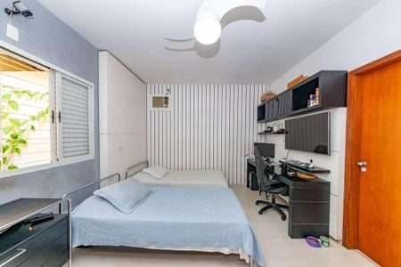 Casa à venda com 267m², 4 quartos e 3 vagas