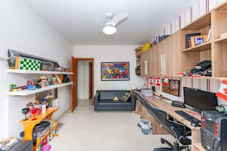 Casa à venda com 267m², 4 quartos e 3 vagas