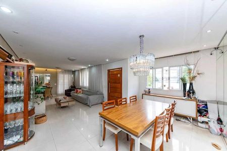 Casa à venda com 267m², 4 quartos e 3 vagas