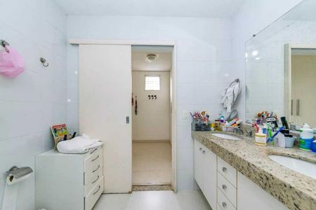 Casa à venda com 267m², 4 quartos e 3 vagas