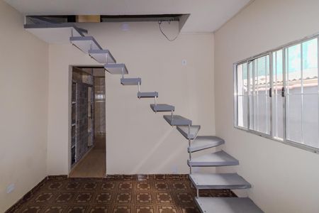 Sala de casa para alugar com 2 quartos, 120m² em Jardim Santa Teresinha, São Paulo