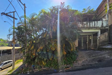 Casa para alugar com 174m², 2 quartos e 1 vagaFachada