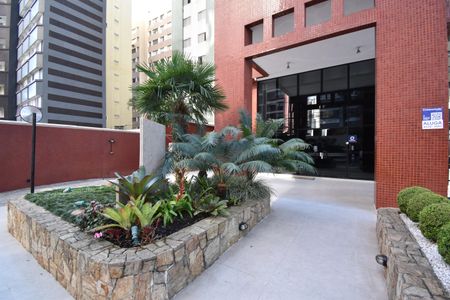 Apartamento para alugar com 114m², 3 quartos e 2 vagasFachada com Placa