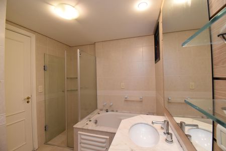 Apartamento para alugar com 114m², 3 quartos e 2 vagasBanheiro da Suíte