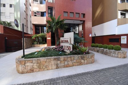 Apartamento para alugar com 114m², 3 quartos e 2 vagasFachada