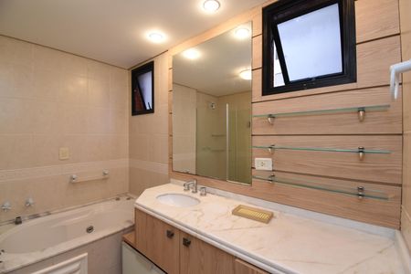 Apartamento para alugar com 114m², 3 quartos e 2 vagasBanheiro da Suíte