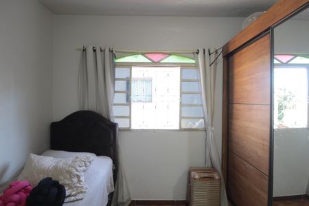 Quarto 1 de casa à venda com 2 quartos, 87m² em Jaqueline, Belo Horizonte