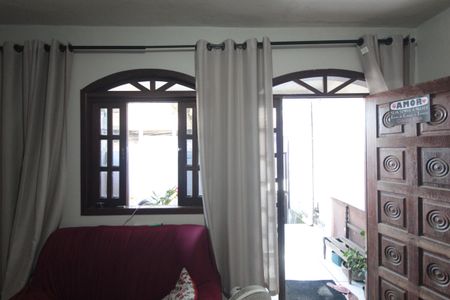Casa à venda com 87m², 2 quartos e 1 vagaSala