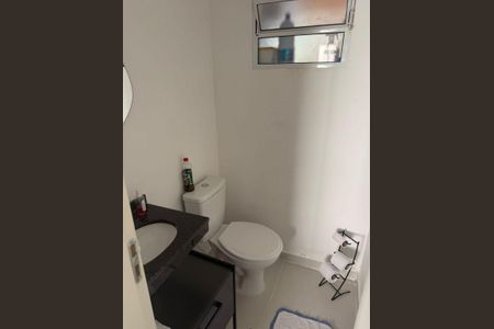 Casa de condomínio para alugar com 50m², 2 quartos e 2 vagas Casa de condomínio para alugar com 50m², 2 quartos e 2 vagasBanheiro