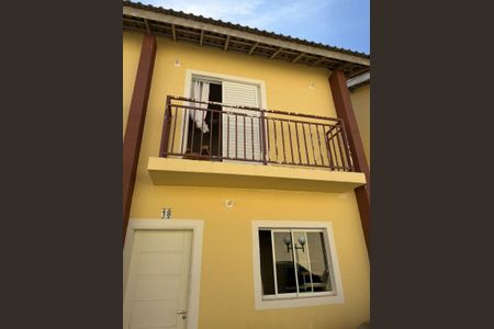 Casa de condomínio para alugar com 50m², 2 quartos e 2 vagas Casa de condomínio para alugar com 50m², 2 quartos e 2 vagasFachada