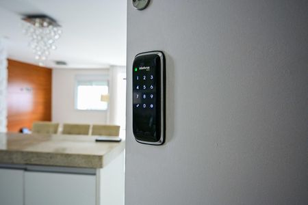 Apartamento à venda com 75m², 2 quartos e 1 vagaFechadura Eletrônica