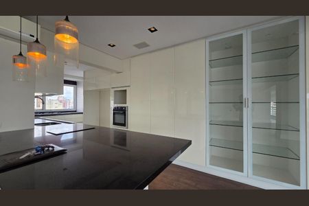 Apartamento à venda com 172m², 3 quartos e 4 vagas