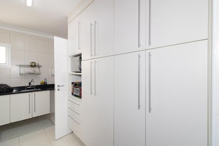 Apartamento para alugar com 180m², 2 quartos e 2 vagasCozinha