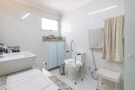 Apartamento para alugar com 180m², 2 quartos e 2 vagasBanheiro da Suíte