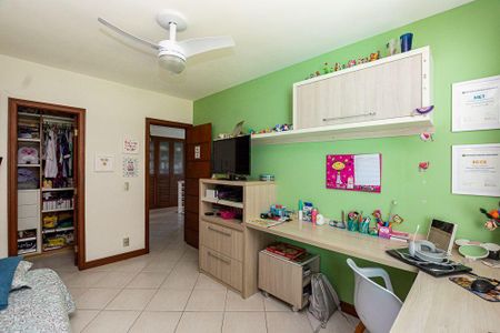 Casa à venda com 4 quartos, 350m² em Camboinhas, Niterói