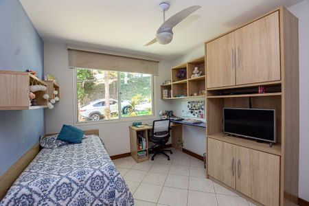 Casa à venda com 4 quartos, 350m² em Camboinhas, Niterói