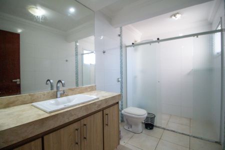 Casa para alugar com 188m², 4 quartos e 2 vagasBanheiro 1