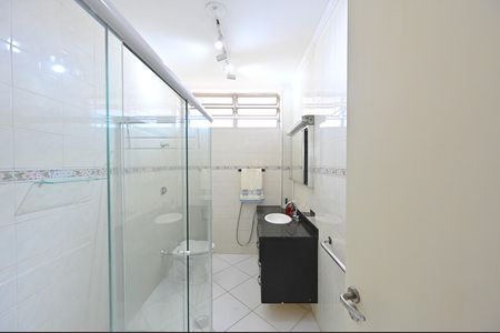 Casa à venda com 212m², 3 quartos e 4 vagasBanheiro Social