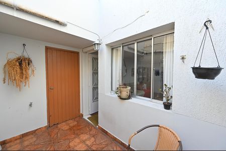 Casa à venda com 212m², 3 quartos e 4 vagasQuintal Casa 2