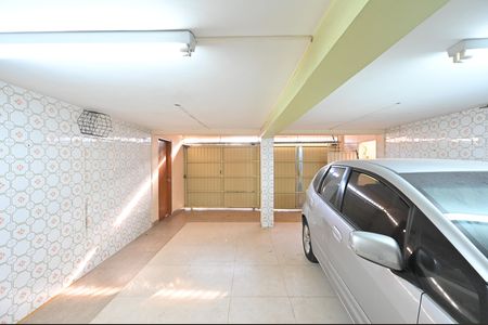 Casa à venda com 212m², 3 quartos e 4 vagasGaragem