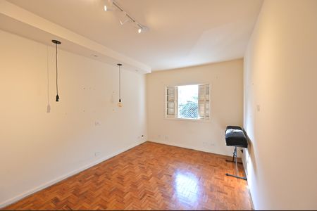 Casa à venda com 212m², 3 quartos e 4 vagasQuarto 2
