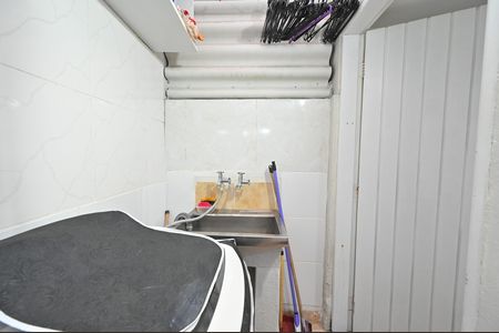 Casa à venda com 212m², 3 quartos e 4 vagasLavanderia Casa 2