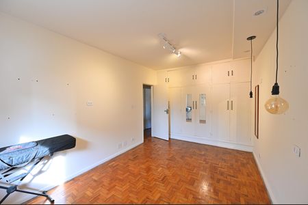 Casa à venda com 212m², 3 quartos e 4 vagasQuarto 2