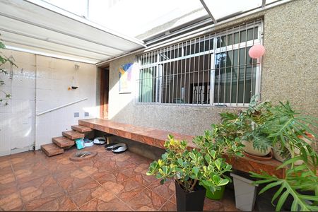 Casa à venda com 212m², 3 quartos e 4 vagasEntrada