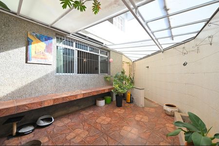 Casa à venda com 212m², 3 quartos e 4 vagasEntrada