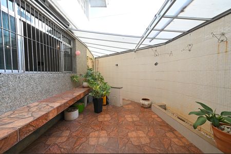 Casa à venda com 212m², 3 quartos e 4 vagasEntrada