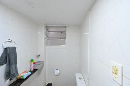 Casa à venda com 212m², 3 quartos e 4 vagasBanheiro Casa 2