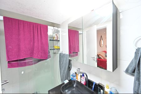 Casa à venda com 212m², 3 quartos e 4 vagasBanheiro Casa 2
