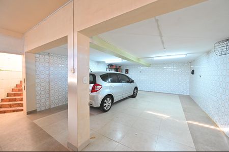 Casa à venda com 212m², 3 quartos e 4 vagasGaragem
