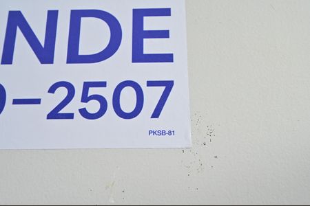 Casa à venda com 212m², 3 quartos e 4 vagasPlaquinha Vende Instalada Cod: PKSB-81