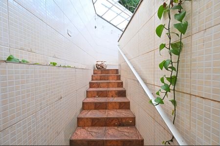 Casa à venda com 212m², 3 quartos e 4 vagasEscadas