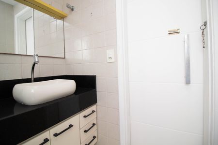 Apartamento para alugar com 70m², 2 quartos e 1 vaga Apartamento para alugar com 70m², 2 quartos e 1 vagaBanheiro