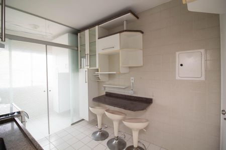 Apartamento para alugar com 70m², 2 quartos e 1 vaga Apartamento para alugar com 70m², 2 quartos e 1 vagaCozinha - Armários